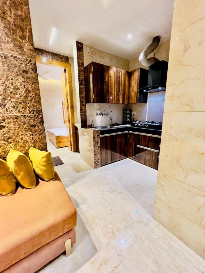Divine Studios Rajouri Garden 新德里 外观 照片