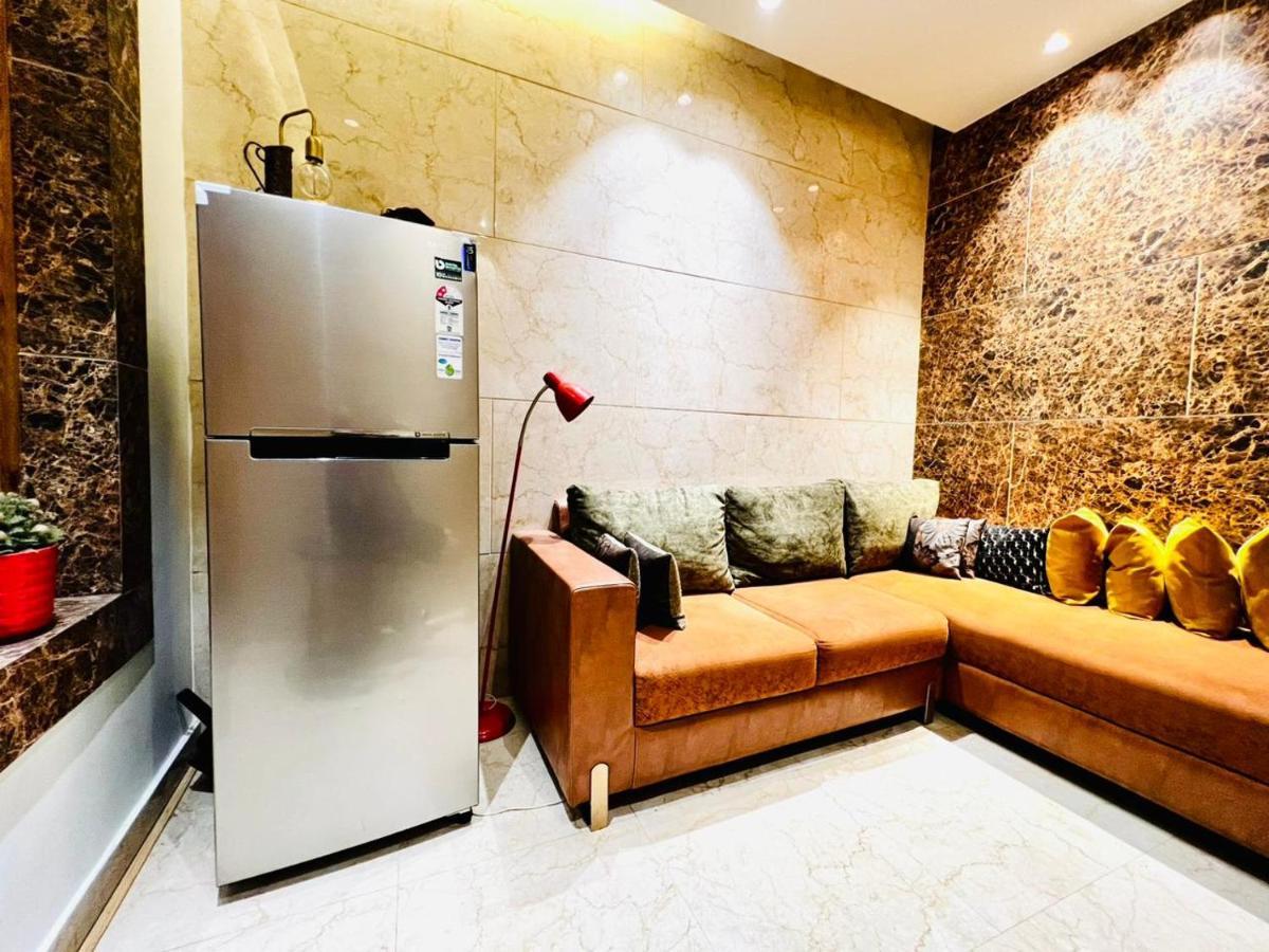 Divine Studios Rajouri Garden 新德里 外观 照片