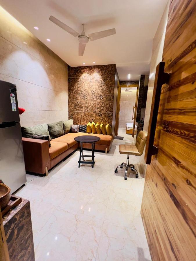 Divine Studios Rajouri Garden 新德里 外观 照片
