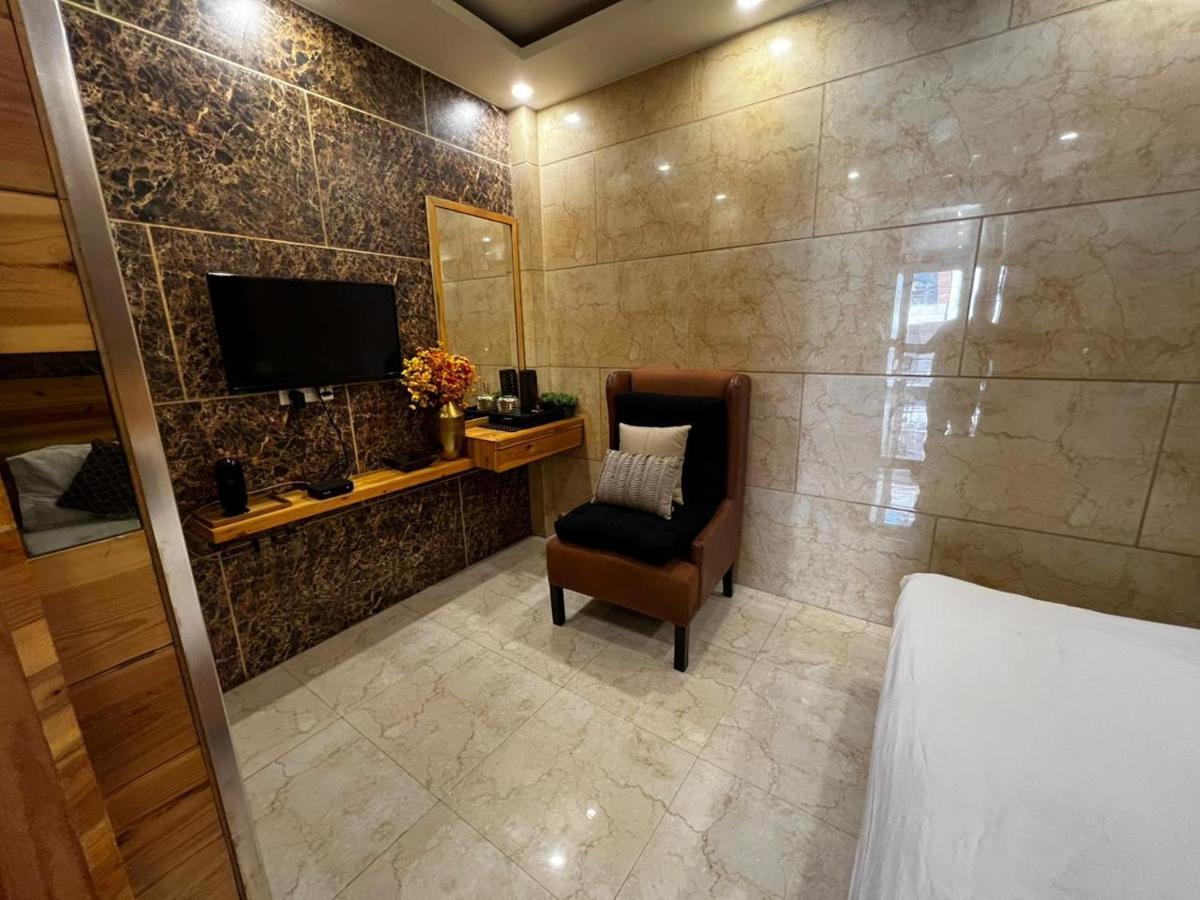 Divine Studios Rajouri Garden 新德里 外观 照片