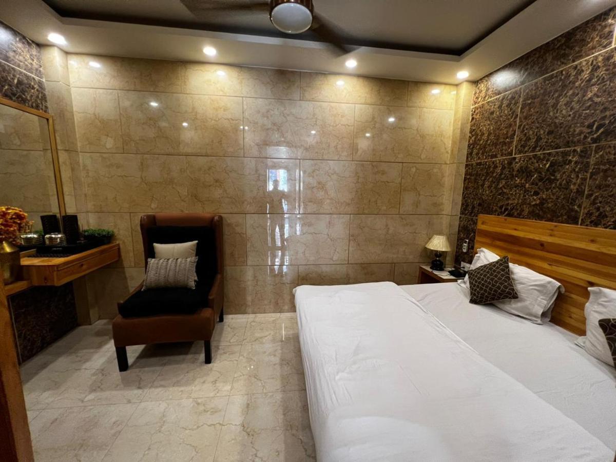 Divine Studios Rajouri Garden 新德里 外观 照片