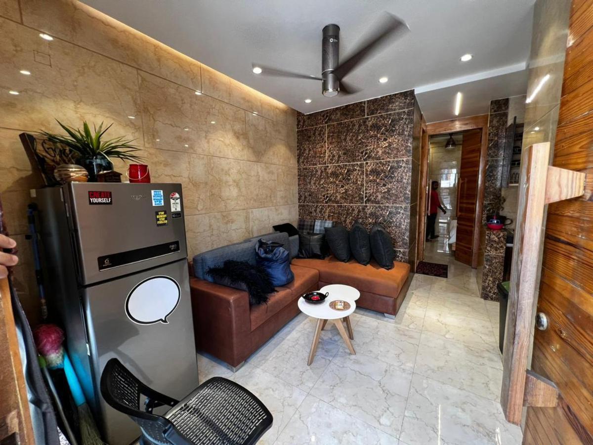 Divine Studios Rajouri Garden 新德里 外观 照片