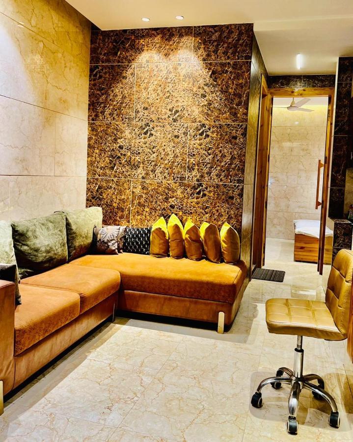 Divine Studios Rajouri Garden 新德里 外观 照片