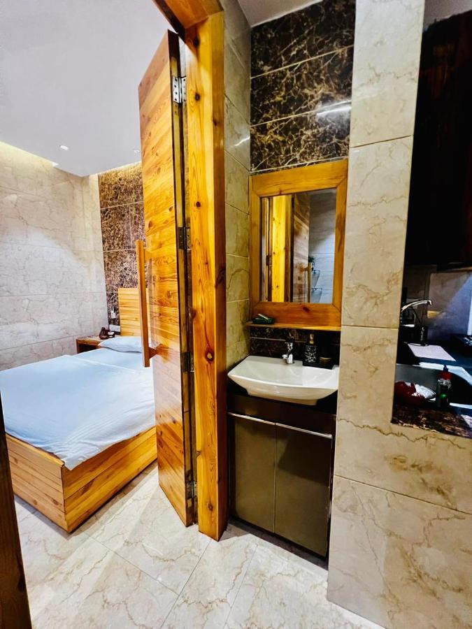 Divine Studios Rajouri Garden 新德里 外观 照片