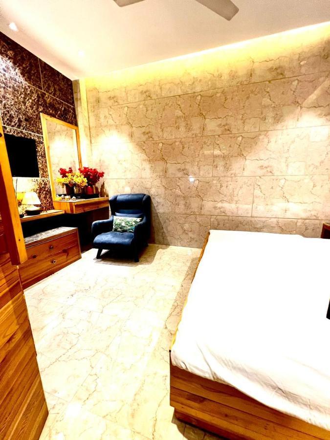 Divine Studios Rajouri Garden 新德里 外观 照片
