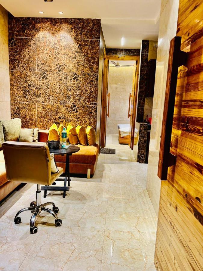Divine Studios Rajouri Garden 新德里 外观 照片