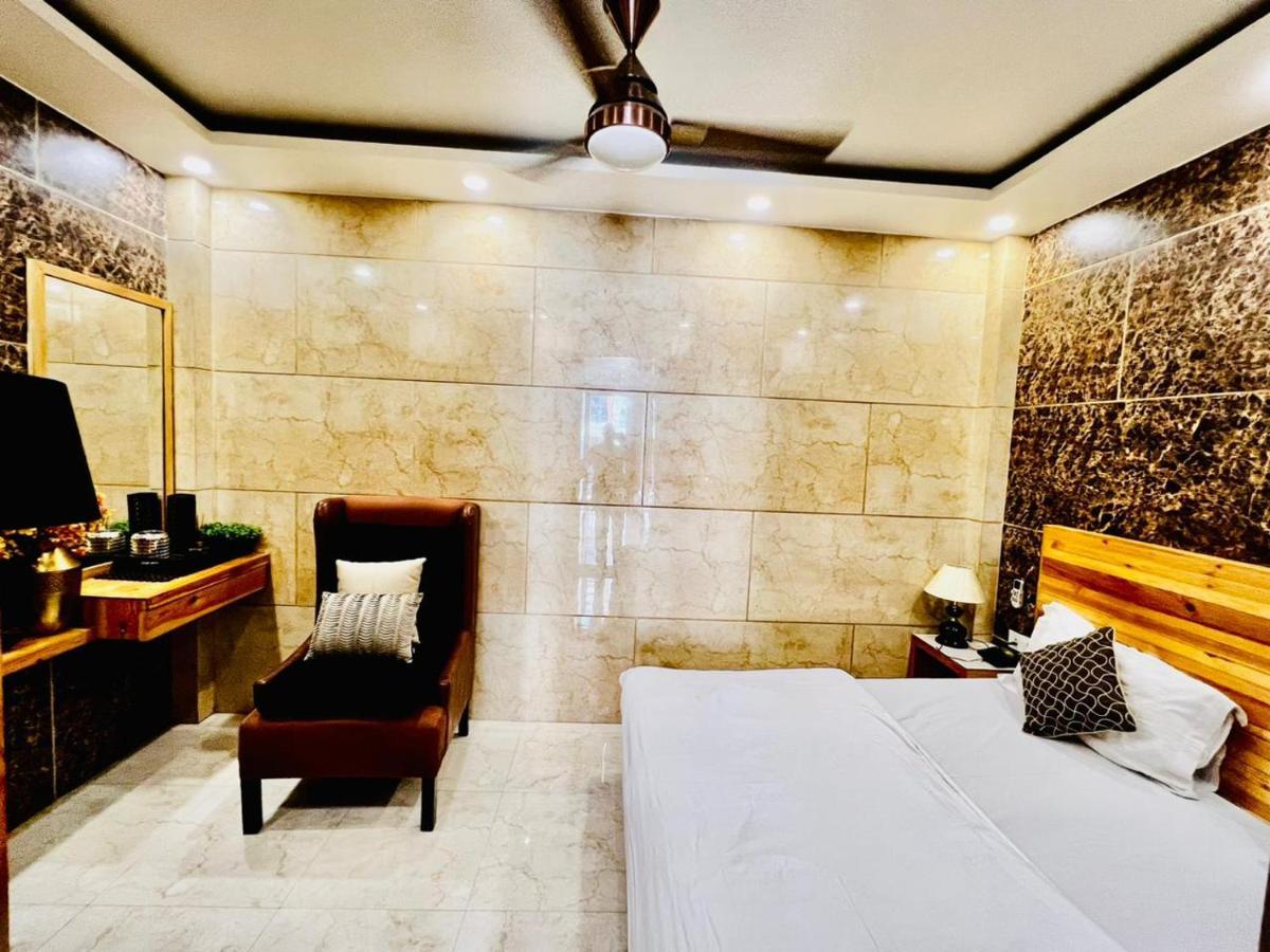Divine Studios Rajouri Garden 新德里 外观 照片
