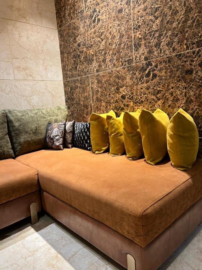 Divine Studios Rajouri Garden 新德里 外观 照片